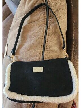 Bearpaw Pouchette Top Zip Shoulder Handbag BWBHOW0002-BLK